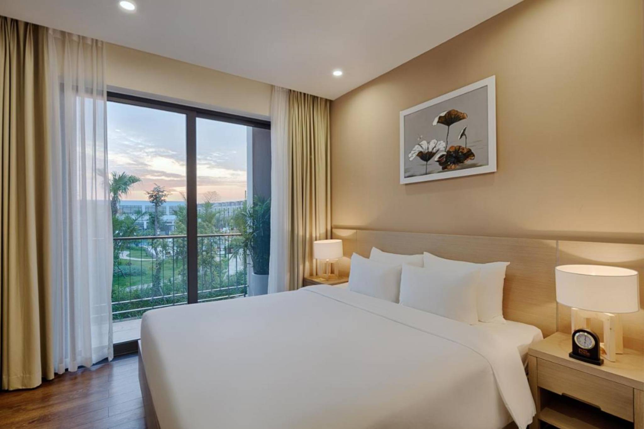 Thiết kế không gian phòng tại Royal Lotus Halong Resort & Villas